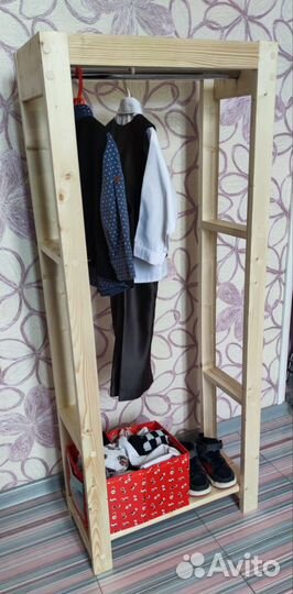 Вешалка напольная деревянная