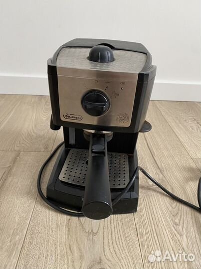 Кофеварка Delonghi рожковая