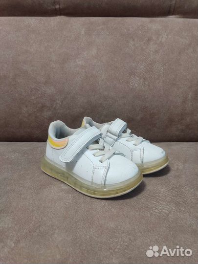 Кроссовки для девочки