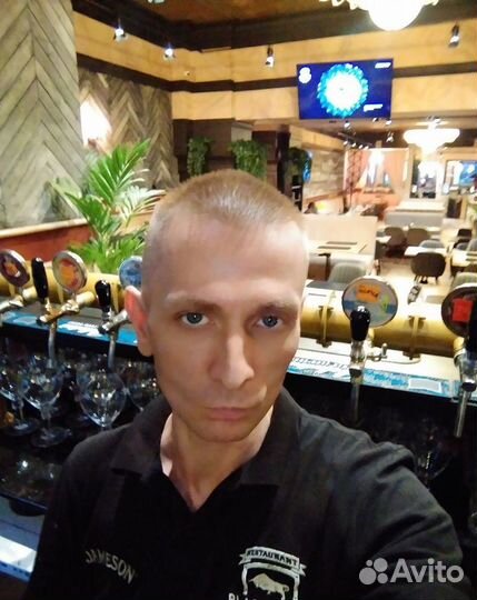 Официант-бармен, официант