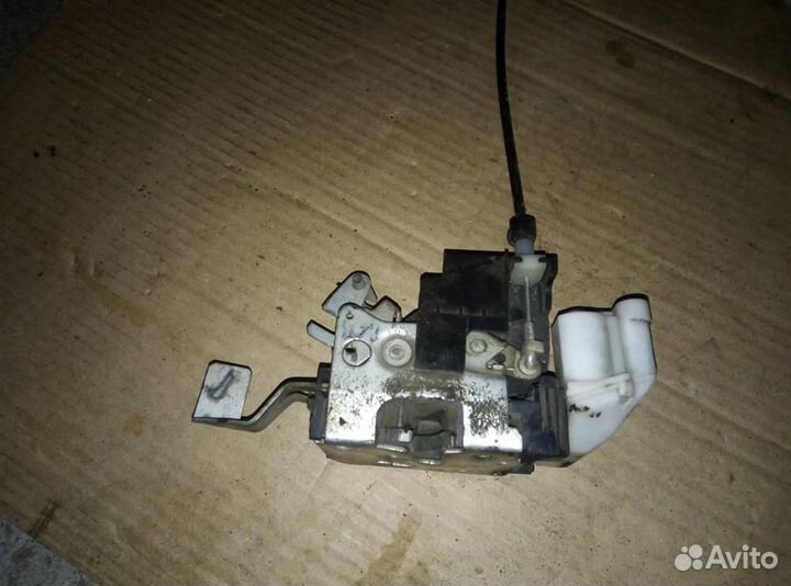Замок двери передней левой fiat Punto II (188) 1