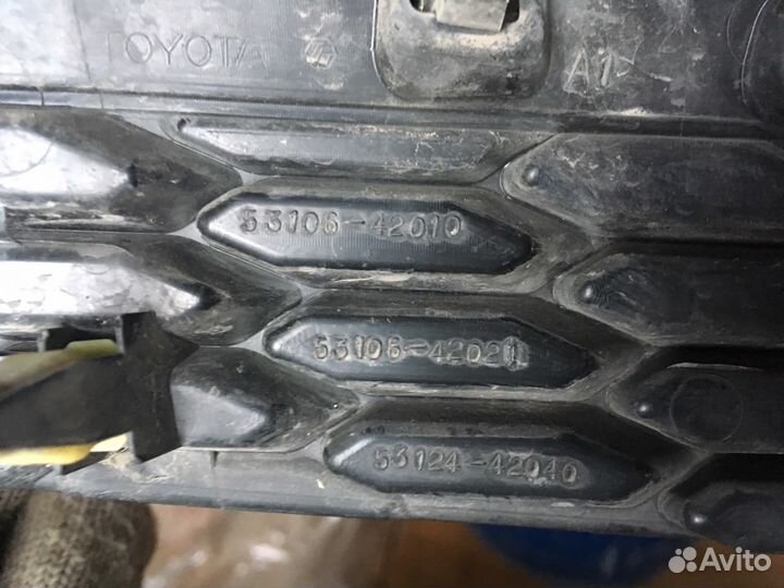 Toyota RAV 4 XA30 Решетка радиатора левая