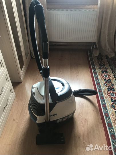 Пылесос Karcher DS 5600 Mediclean