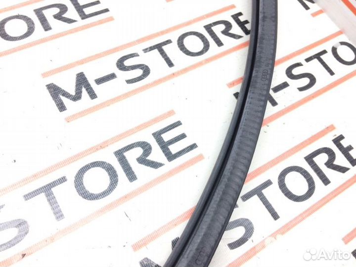 Уплотнитель двери передний левый Audi Q5 8R cdnc