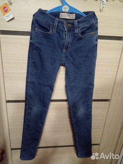 Блузка школьная.Джемпер.Джинсы для девочки.128-140