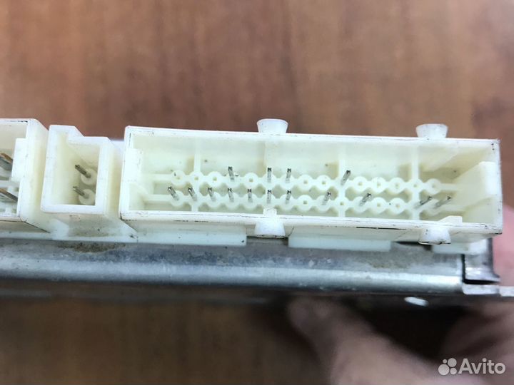 Блок управления пневмоподвески Mercedes W220