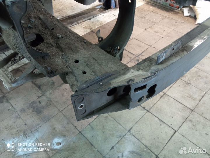 Усилитель переднего бампера Volvo S80