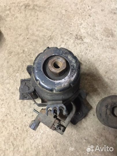 Опора двигателя передняя toyota