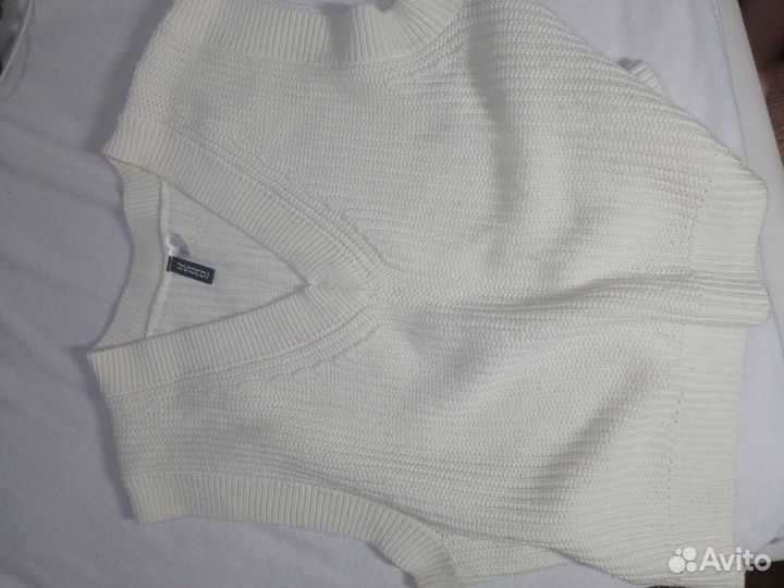 Жилетка женская вязаная