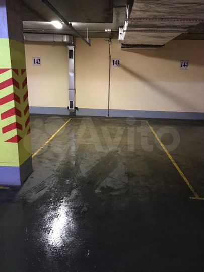 Машиноместо, 18 м²