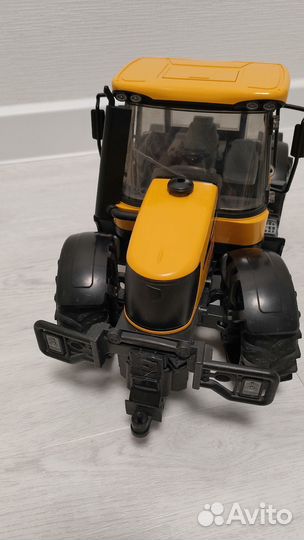 Оригинальный трактор Bruder JCB Fastrac 3220