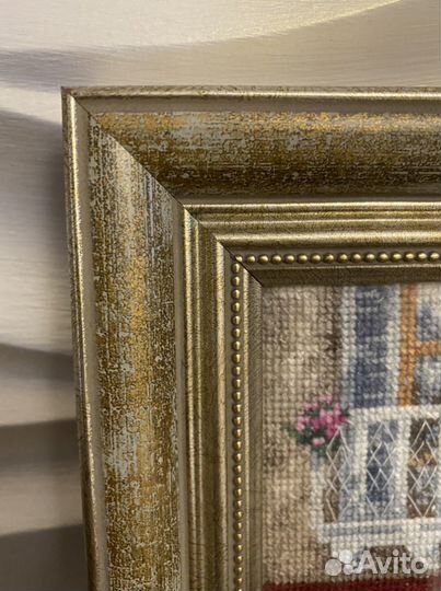 Готовая вышивка крестом в деревянной раме