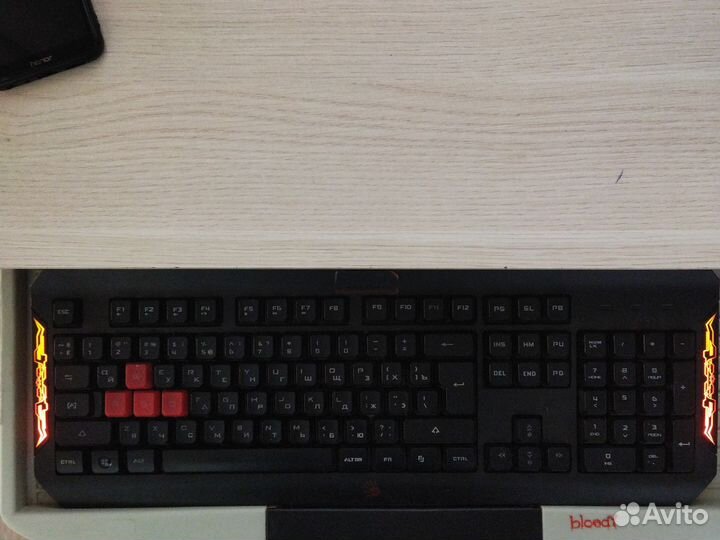 Игровая клавиатура с подсветкой