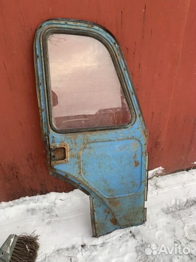 Дверь тракторная