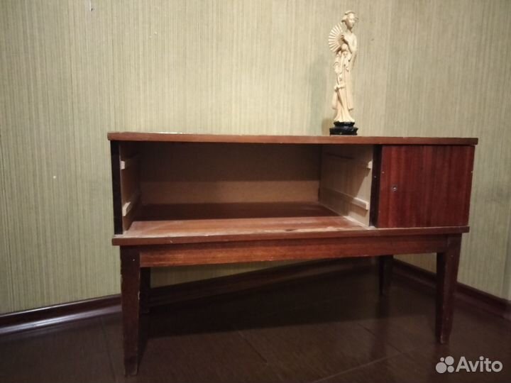 Под реставрацию элегантная тумбочка СССР
