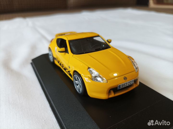 Коллекционная модель Nissan 370Z 1 43