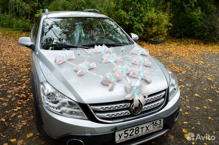 Украшение машины на свадьбу