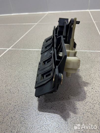 Замок крышки багажника Audi A3 1997 г