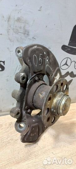 Кулак передний правый Mercedes-Benz E-Class E250