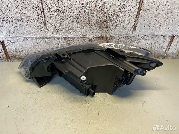 Фара правая Volkswagen Polo 5 2009-2020