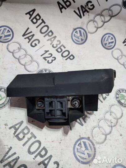 Клемма акб плюс Audi A4 B8