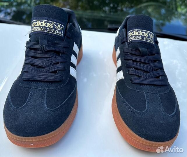 Кроссовки adidas