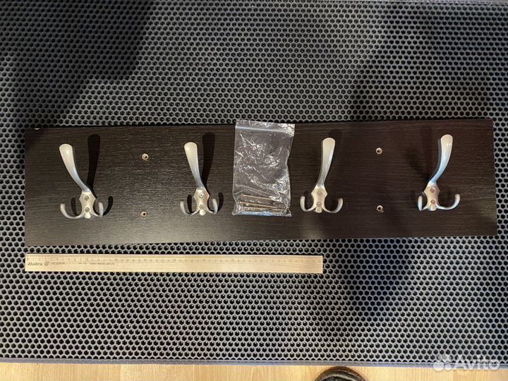 Вешалка настенная самодельная б/у