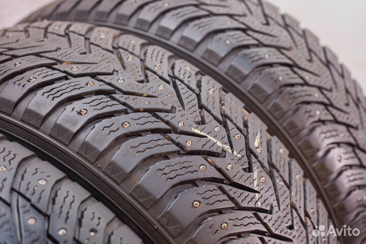 Nokian Tyres Hakkapeliitta 8 SUV 235/65 R17 108T