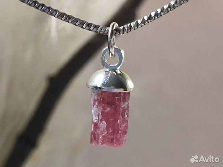 Кулон из натурального турмалина необработанного