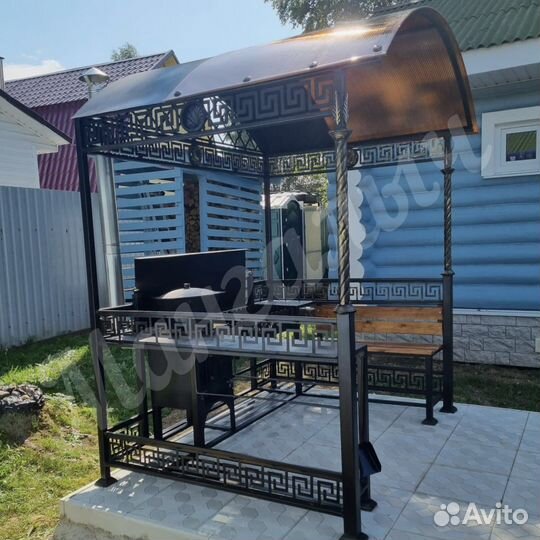 Мангал с крышей