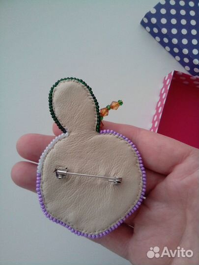 Брошь из бисера