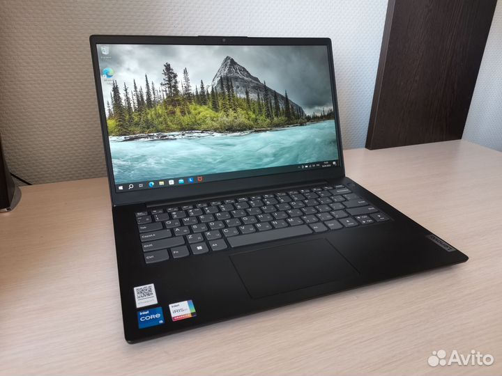 Ультрабук Lenovo