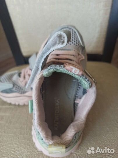Кроссовки для девочки 28