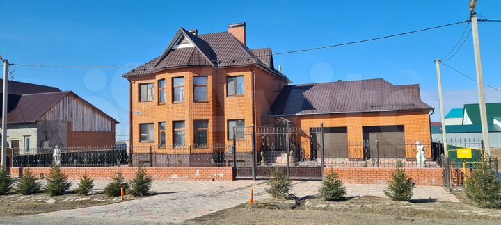 Дом 400 м² на участке 13,5 сот.