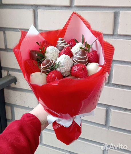 Съедобный букет, клубника в шоколаде
