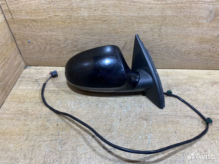 Зеркало правое Volkswagen Passat B6 Арт. 7721661