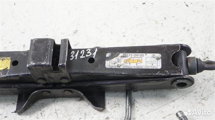 Домкрат Toyota Alphard ZRR70