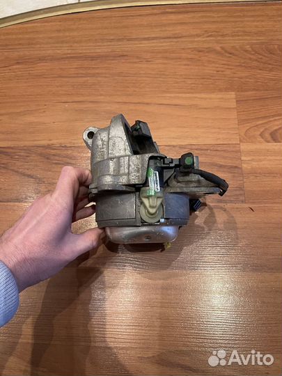 Подушка мотора левая 4h0199381ar Audi 4.2 TDI A8