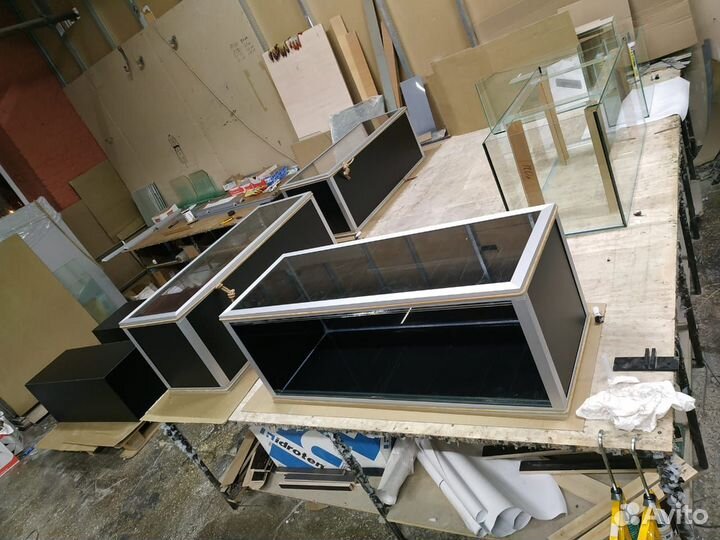 Стойка для кроликов, птиц, животных в зоомагазин