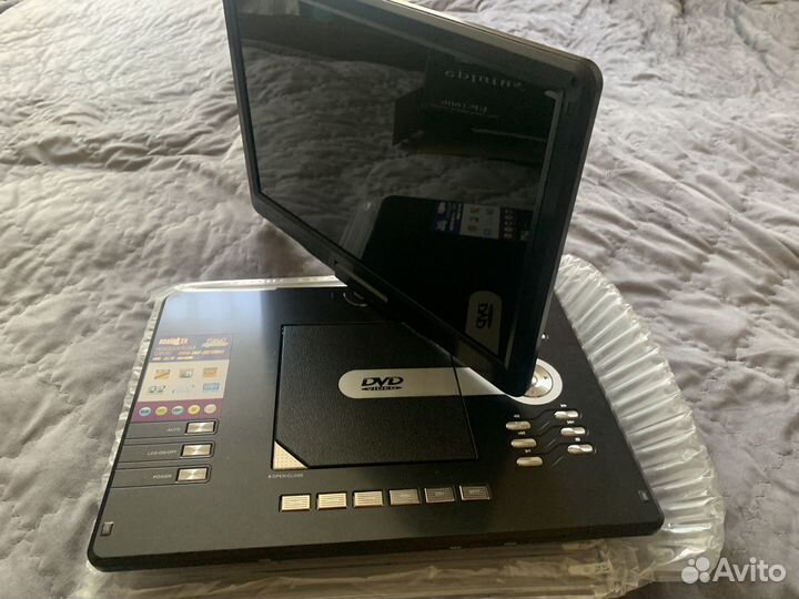 Поpтативный DVD плeер c тv тюнером еpluтus