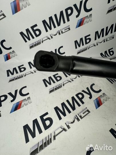 95851135905 Амортизатор капота porsche cayenne