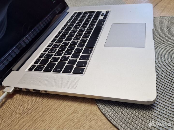 Apple MacBook Pro 15 Mid 2015 i7/16/512