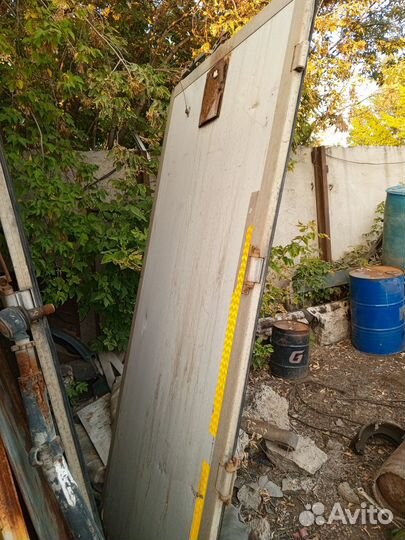 Ворота на полуприцеп прицеп