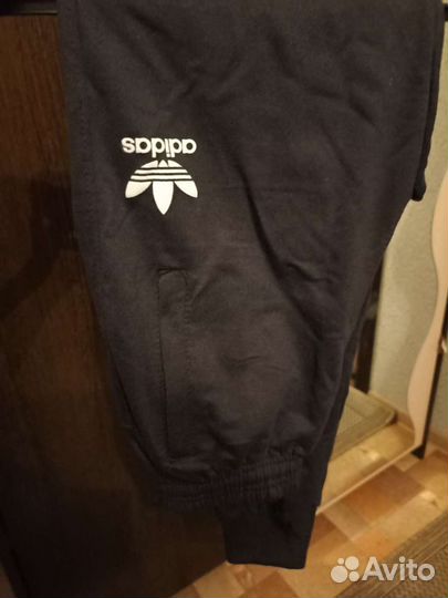 Спортивный костюм adidas