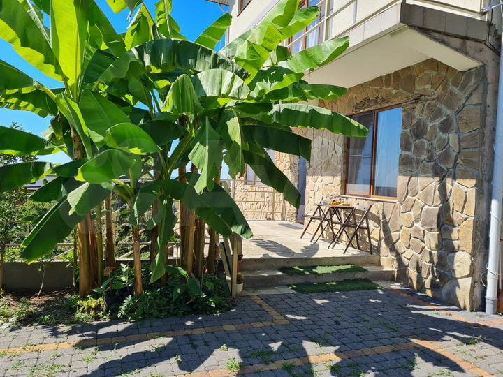 Дом 270 м² на участке 10,5 сот.