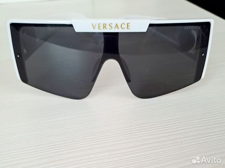 Солнцезащитные очки