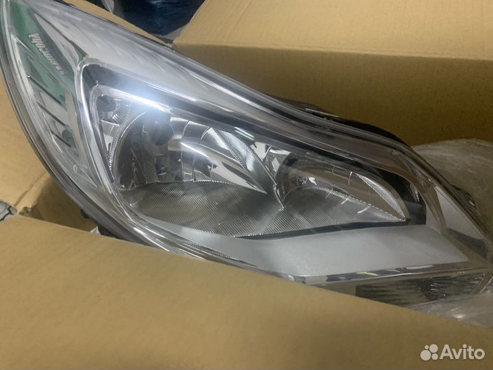Фара правая ford focus 3