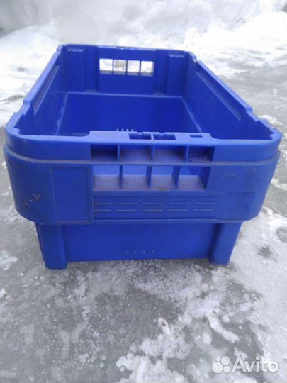 Ящик пластиковый с крышкой