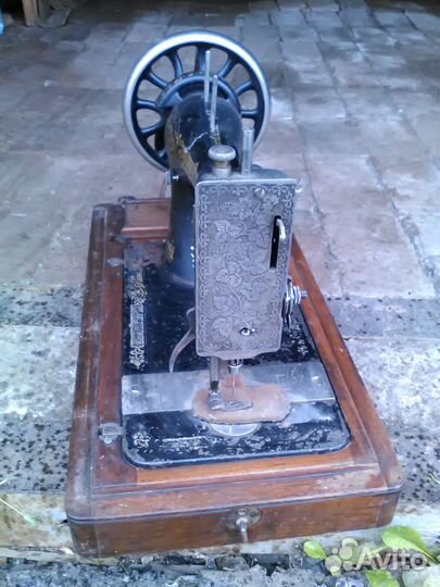 Швейная машинка Singer