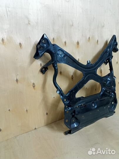 Подрамник передний Audi A4 8W